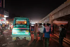 रामदेवी पर टैंपो वालों की मनमानी से लगता है जाम 